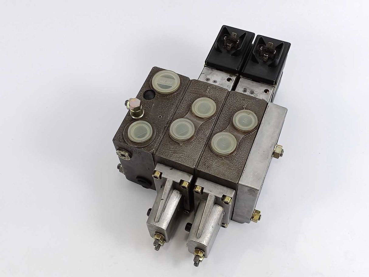 Danfoss 157N0632 Proportional Valve, PVG32, 180Bar, W: 2xB4112, 2xA468, 1xA458