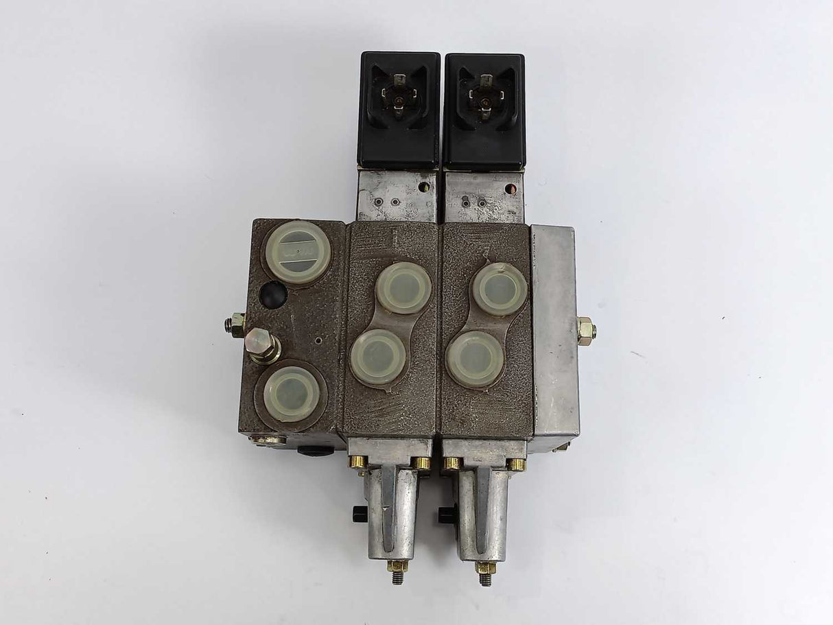 Danfoss 157N0632 Proportional Valve, PVG32, 180Bar, W: 2xB4112, 2xA468, 1xA458