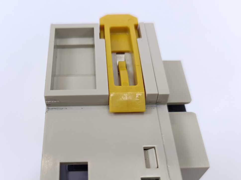 OMRON CJ1W-OD212 Output Unit 24V DC