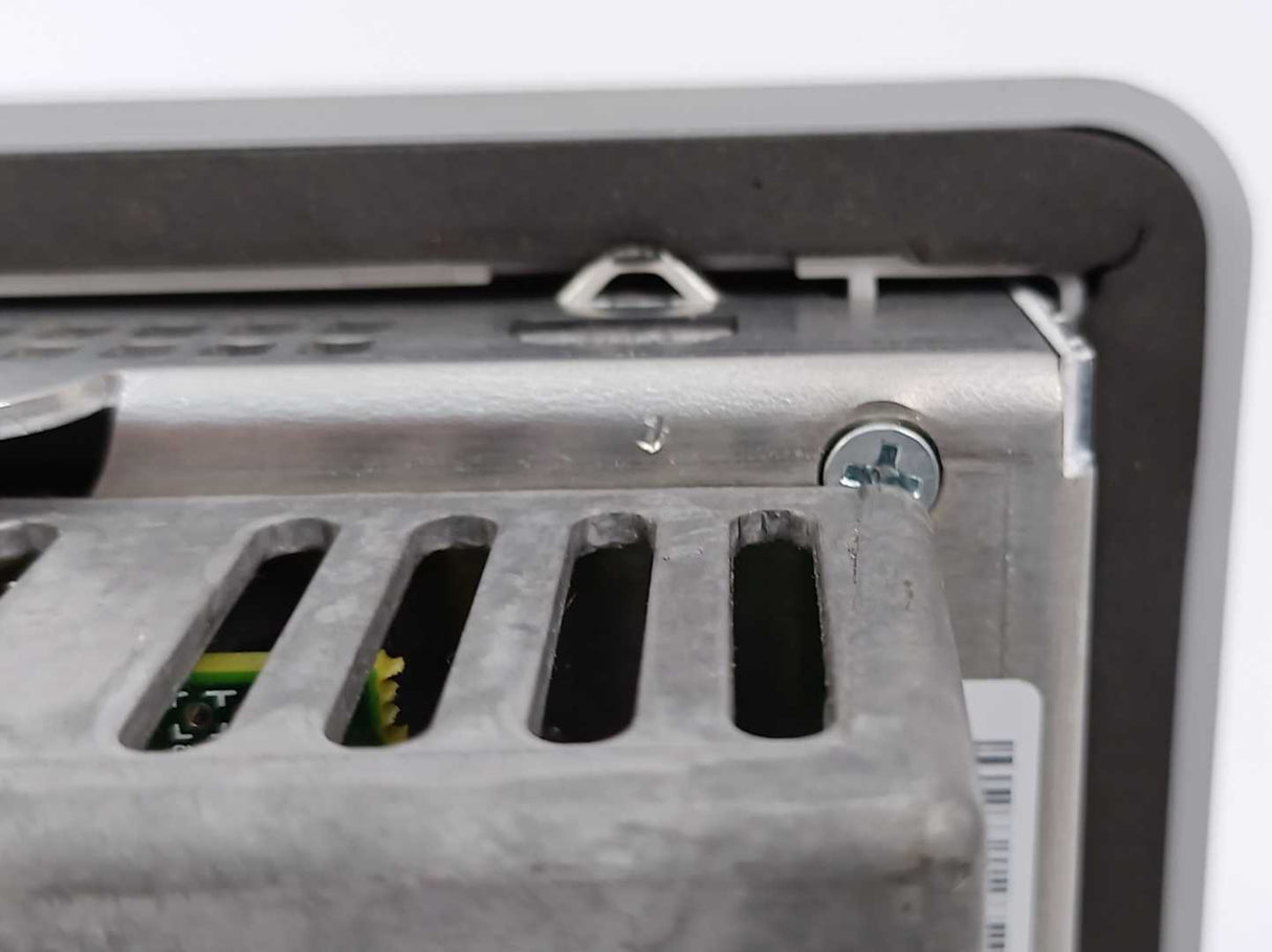 AB 2711P-T7C4D8 Ser. A Panelview Plus 700