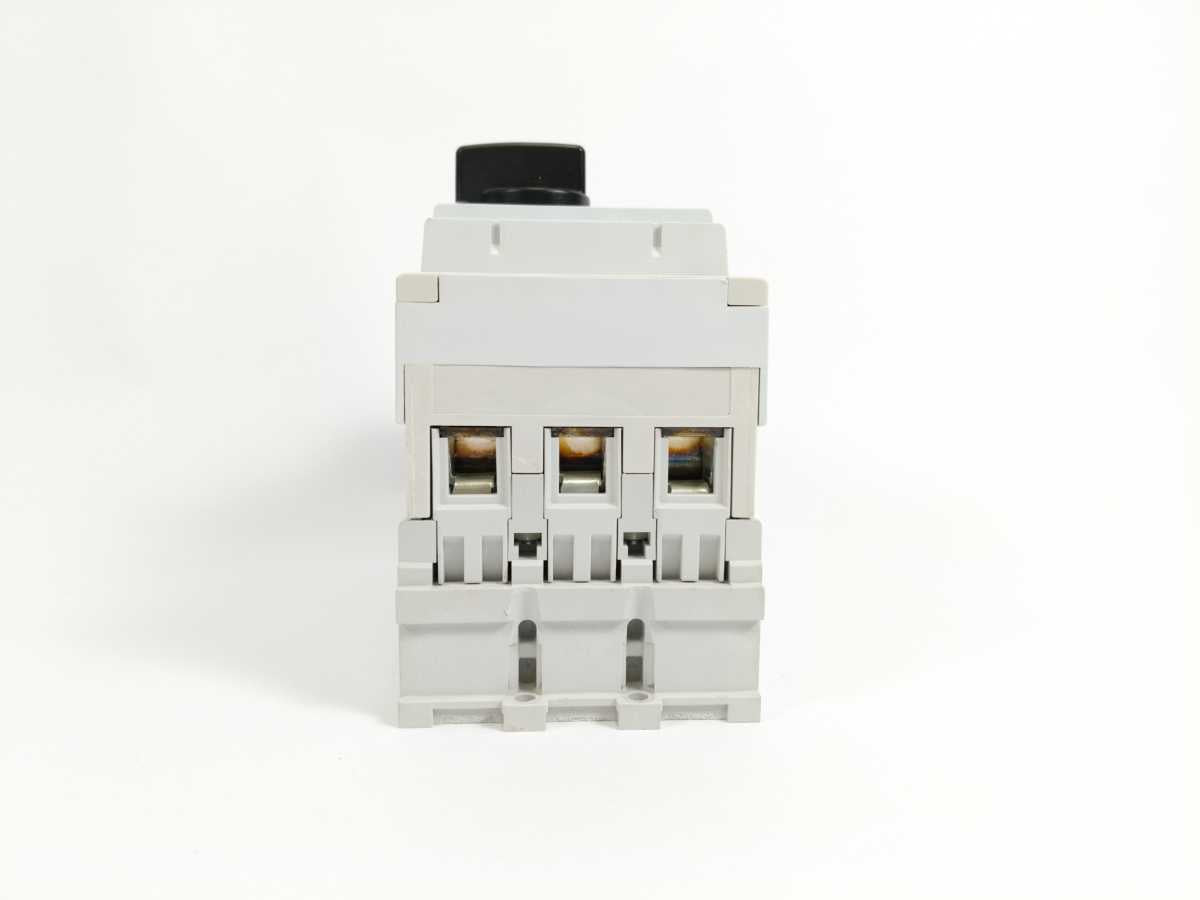 AB 140-CMN-9000 CAT SER C, Circuit Breaker