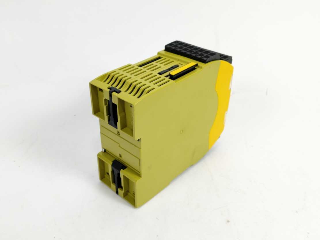 Pilz 772100 PNOZ m B0 Safety Relay