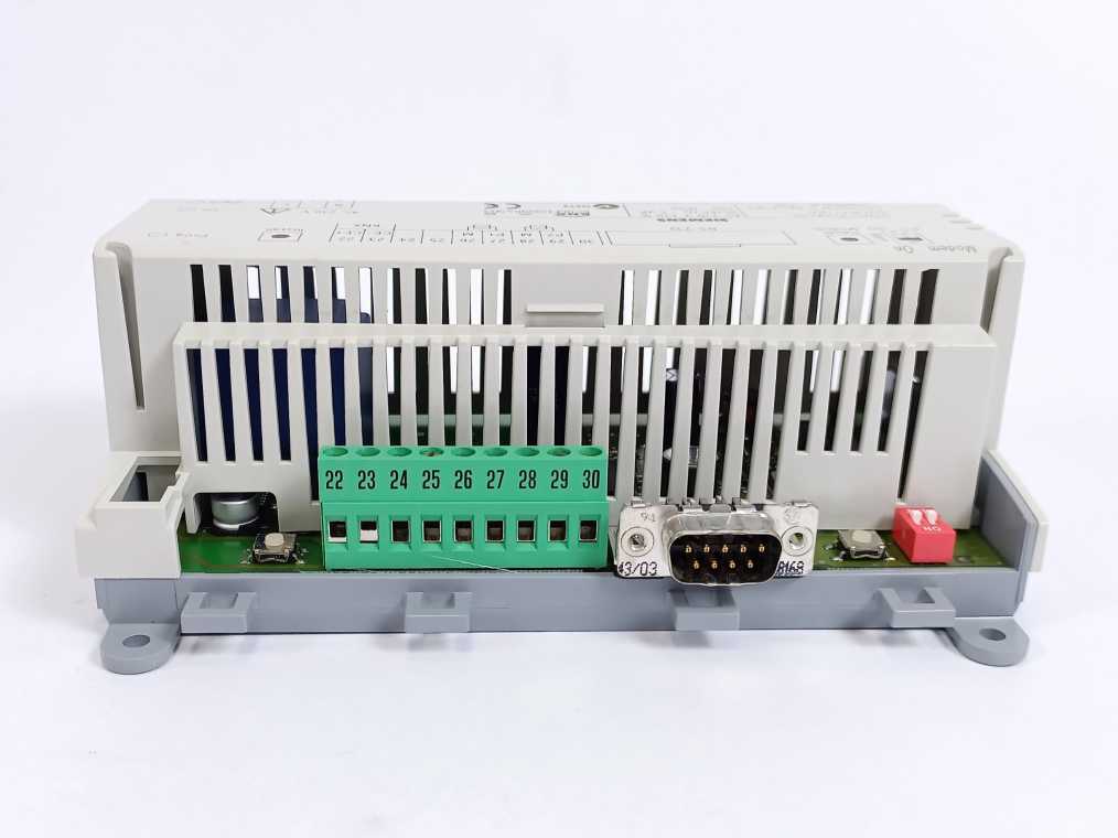 Siemens OZW771.64 HVAC Products Controller AC 230 V