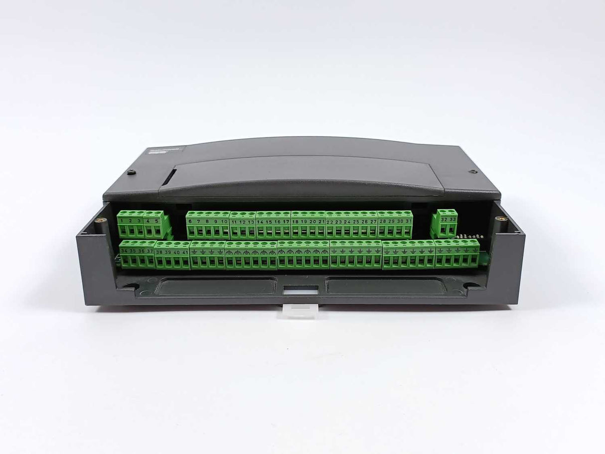 Satchwell IAC600-B Multi-Loop Intelligent Advanced Controller