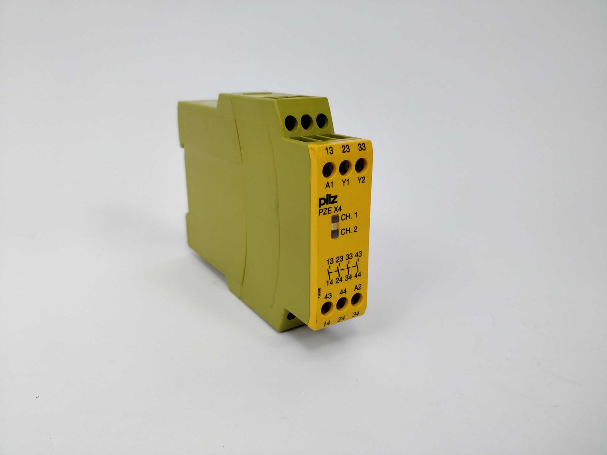 Pilz 774585 PZE X4 24VDC 4n/o 774585