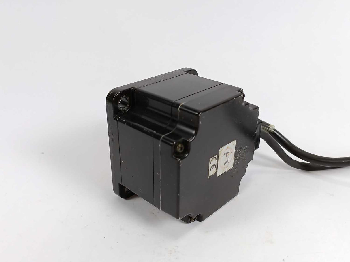 YASKAWA SGMP-02V3YG11 AC Servo Motor
