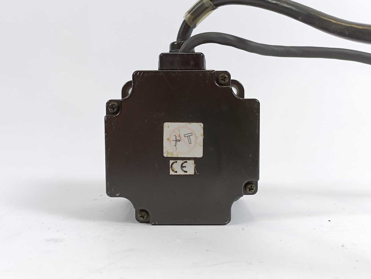 YASKAWA SGMP-02V3YG11 AC Servo Motor