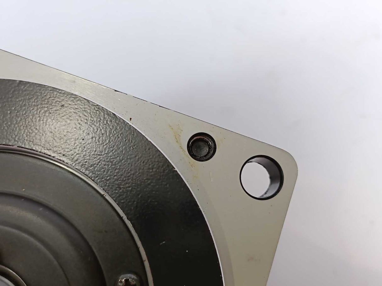 OMRON / YASKAWA SGMPH-15D1A61D-0Y AC Servo Motor