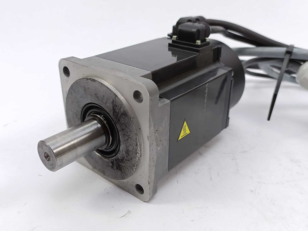 Mitsubishi HF-KP73JW04-S6 Servo Motor w/ Cables