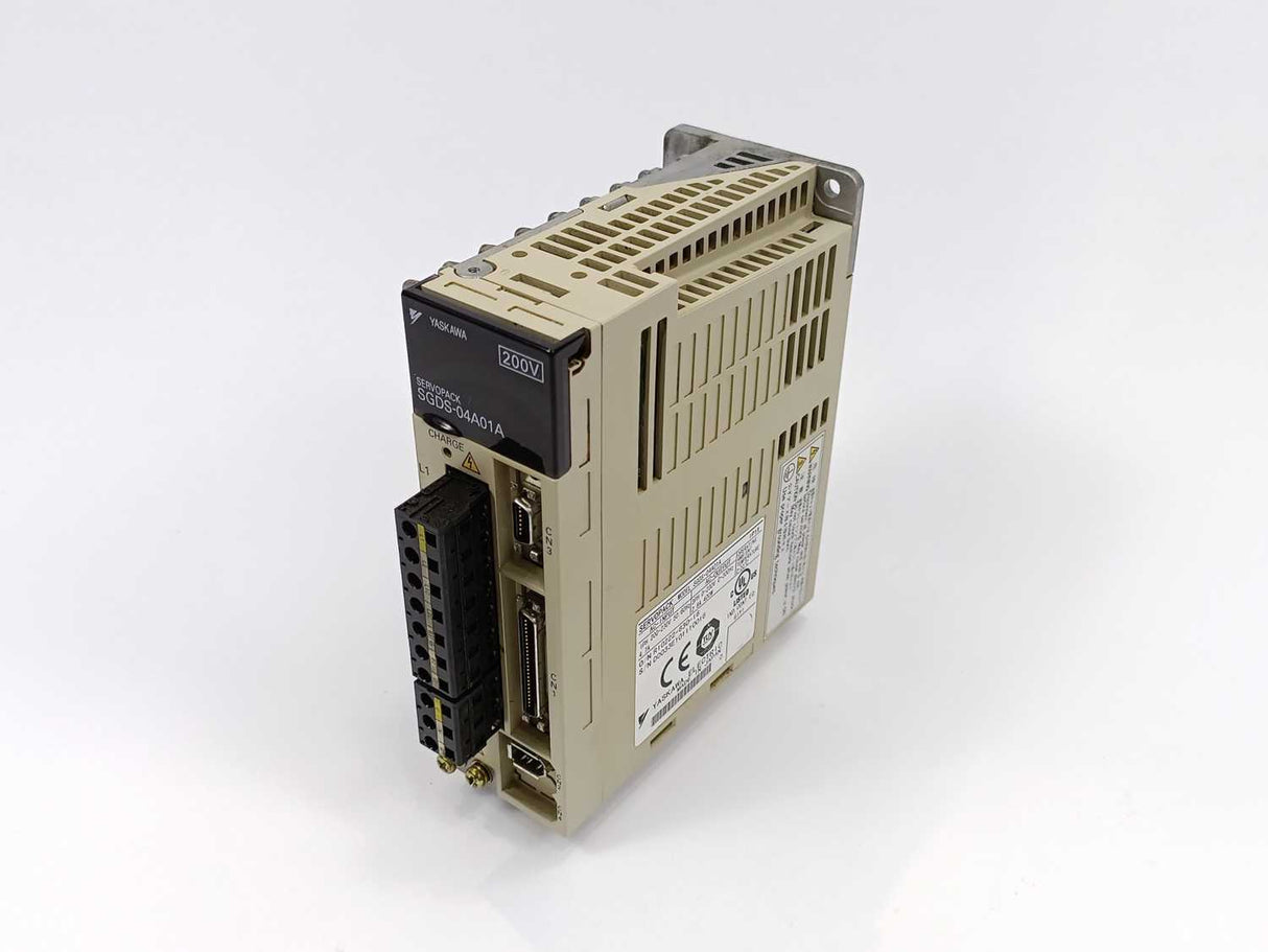 YASKAWA SGDS-04A01A Servopack 200V