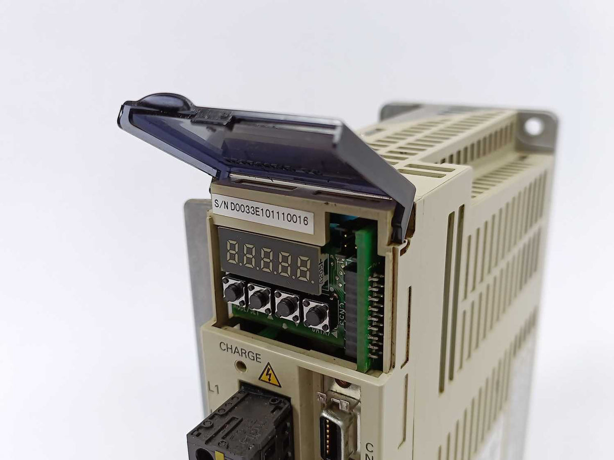 YASKAWA SGDS-04A01A Servopack 200V