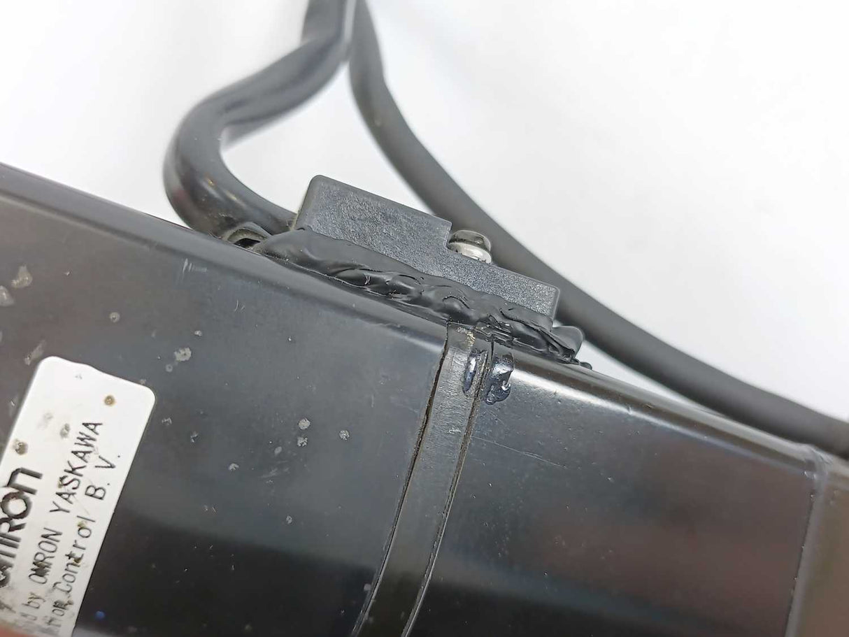 YASKAWA SGMAH-01AAA6CD-0Y 100W 200V Servo Motor