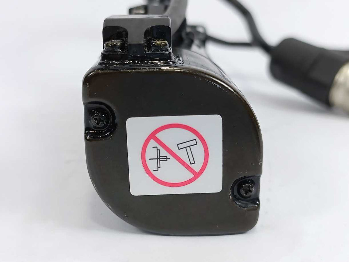 YASKAWA SGMAH-01AAA6CD-0Y 100W 200V Servo Motor