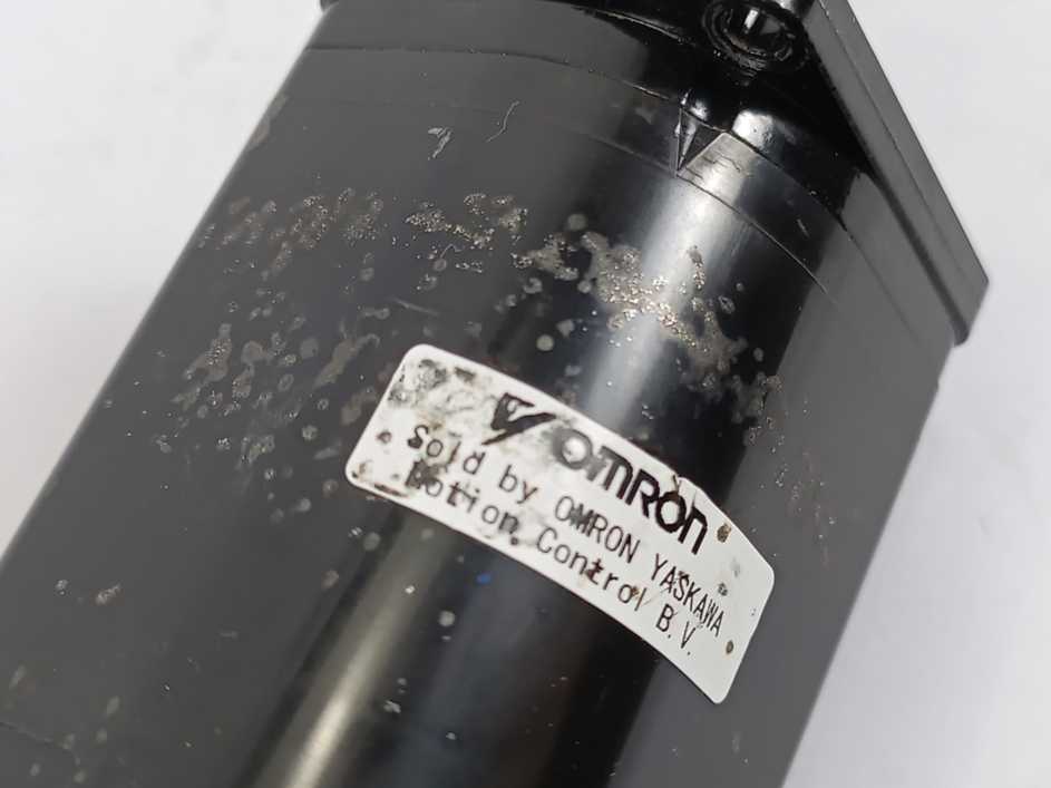 YASKAWA SGMAH-01AAA6CD-0Y 100W 200V Servo Motor