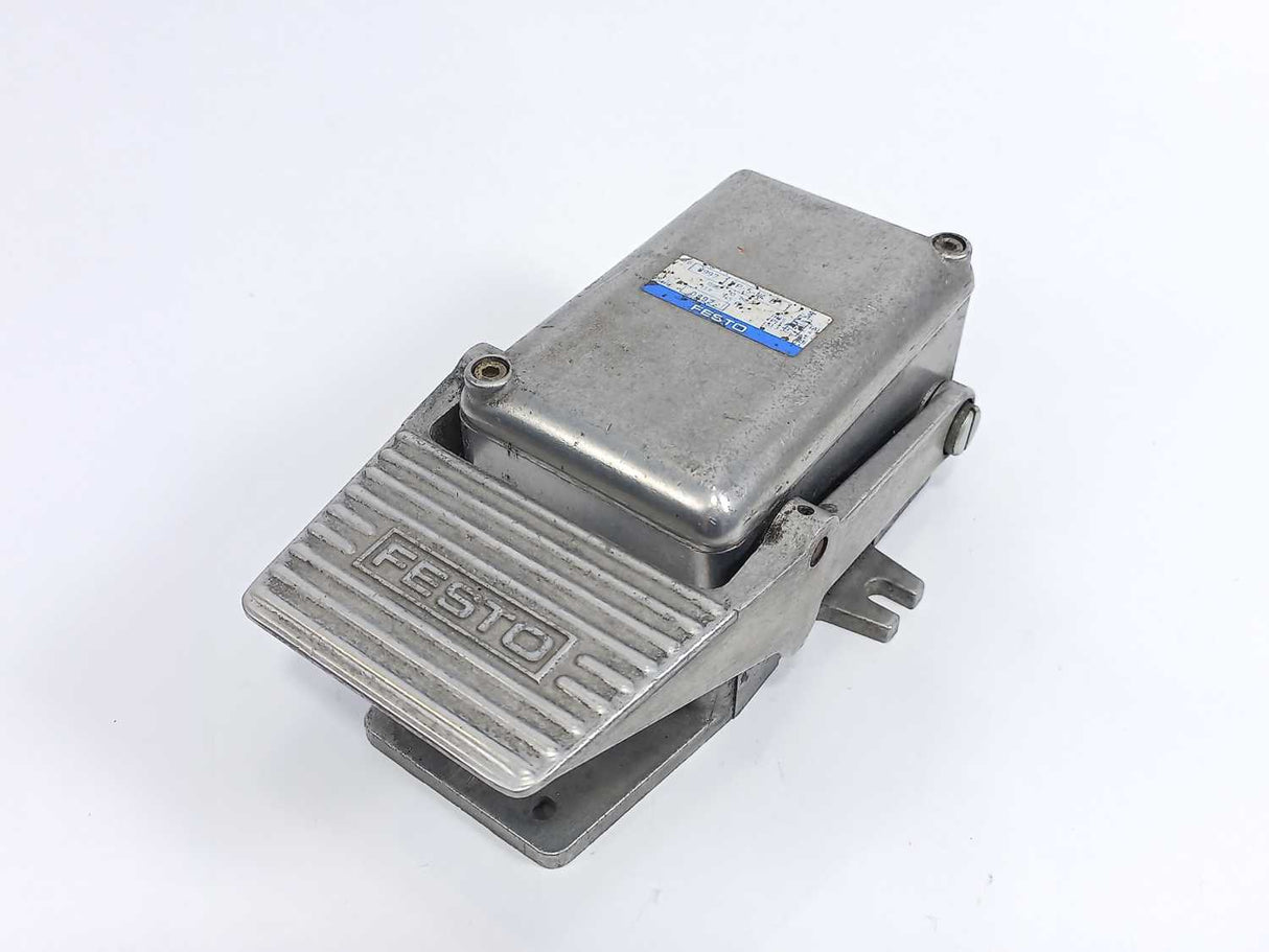 Festo 8997 FP-5-1/4 B Foot Valve with Detent