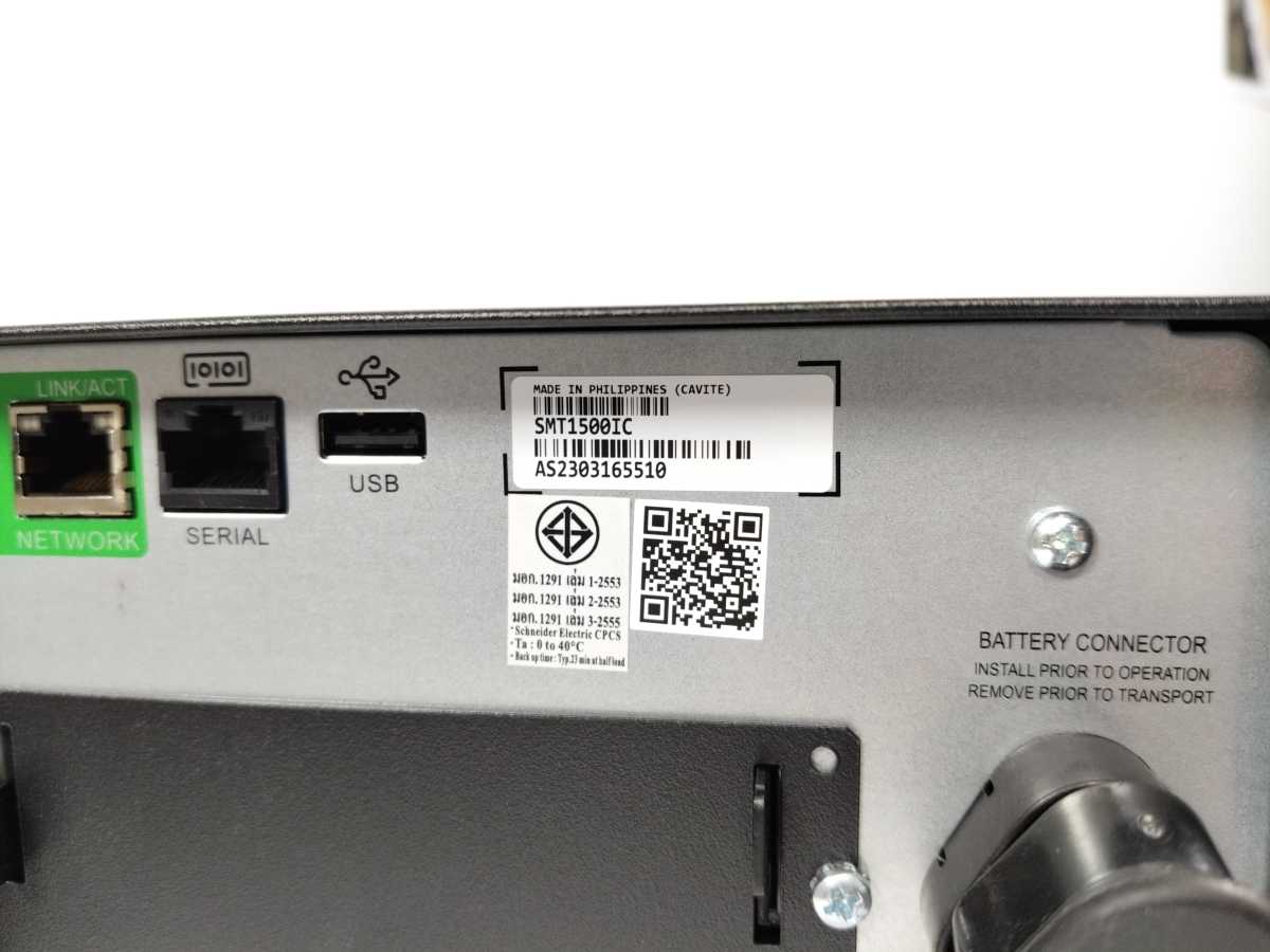 Schneider Electric SMT1500IC APC Smart-UPS, Line Interactive, 1500VA