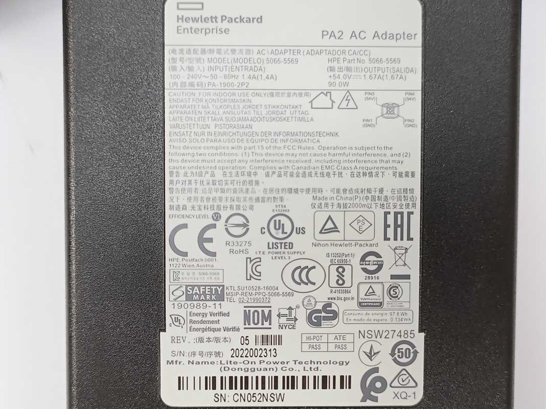 Hewlett Packard J9774A Aruba 2530-8G-PoE+ Switch w/ Power Cable