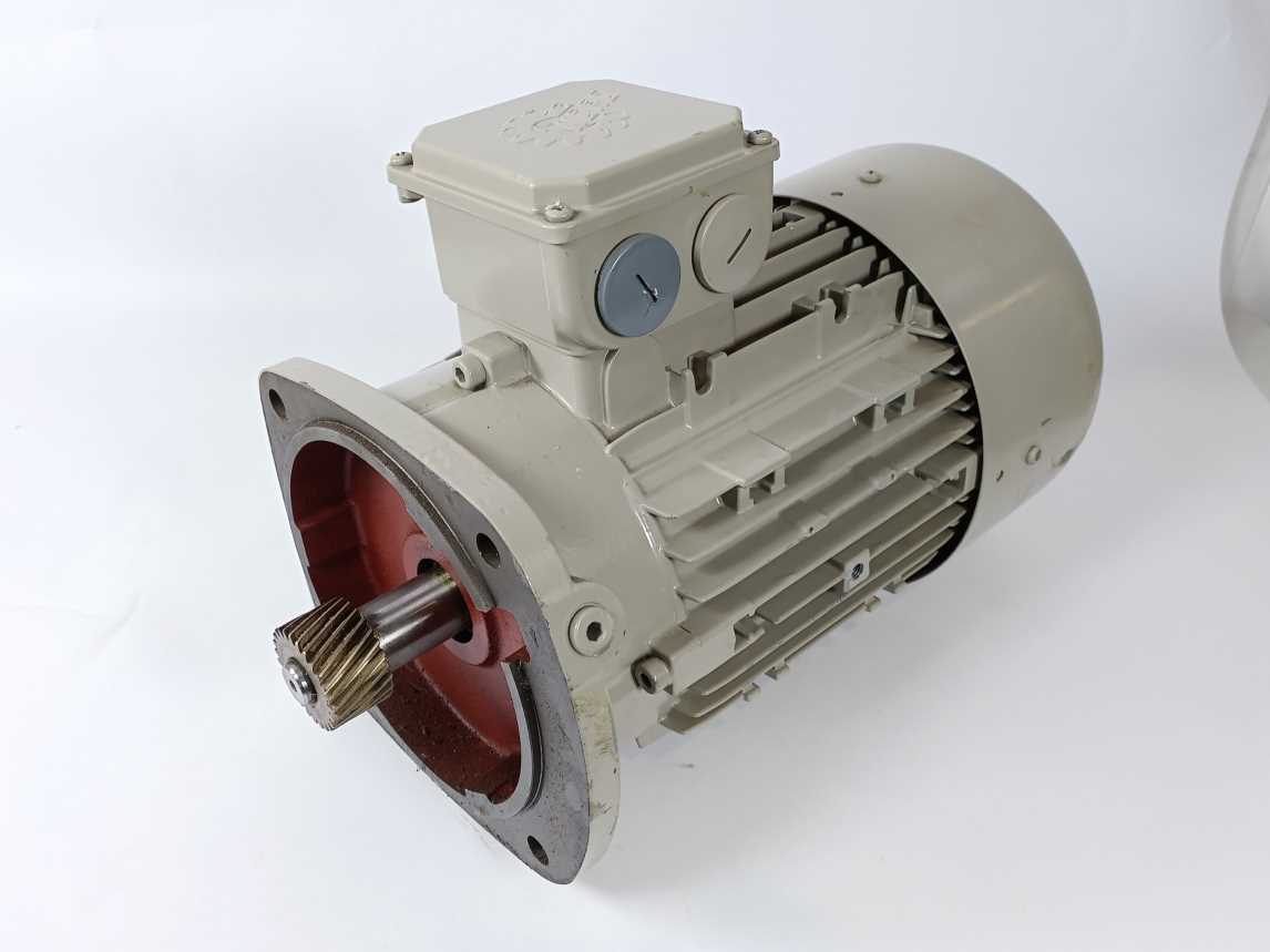 Nord 36212781 SK 112MH/4 TF 4kW, 50Hz 400/690 , 60Hz 460V AC Motor