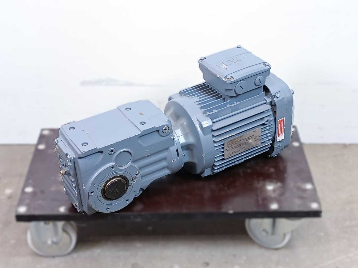 SEW-EURODRIVE  KA37DRN90S4/TF 1.1kW Gearmotor. i=8,91