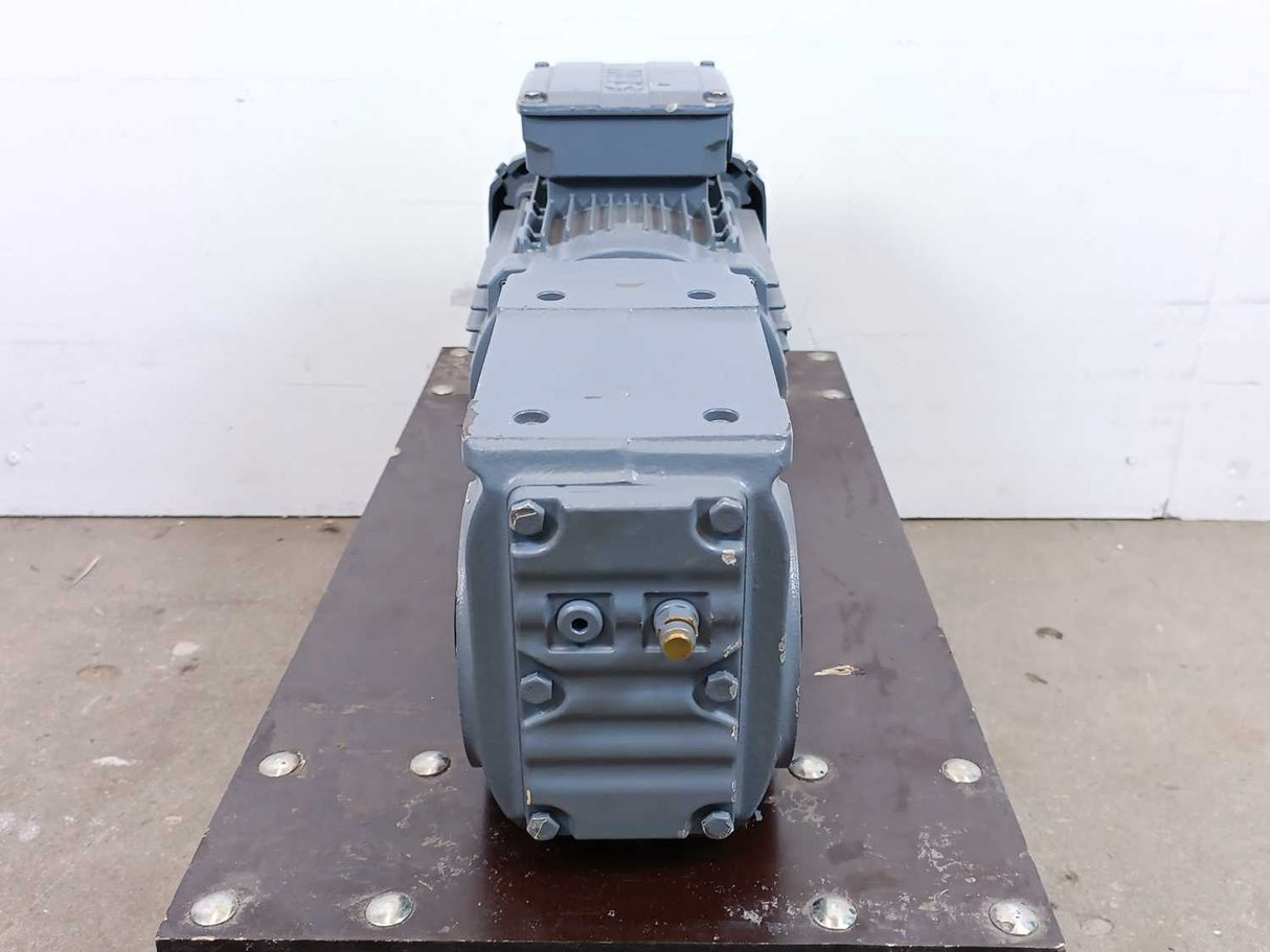 SEW-EURODRIVE  KA37DRN90S4/TF 1.1kW Gearmotor. i=8,91