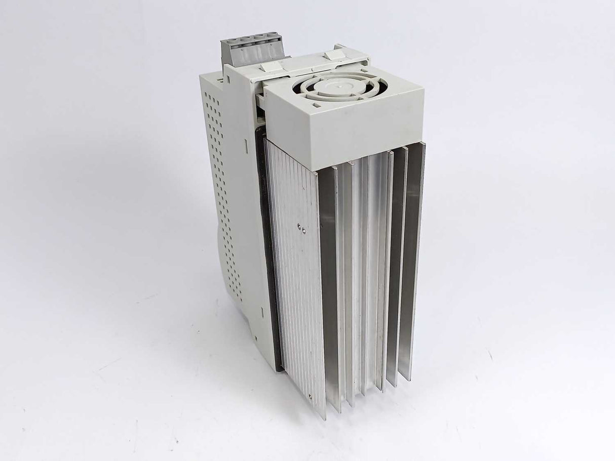 LENZE ECSEE020C4B 00489587 Servo Drive Inverter