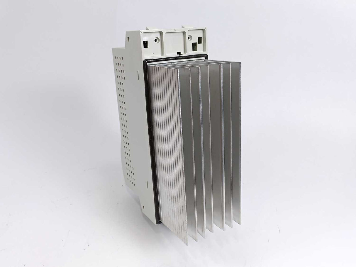 LENZE ECSEP004C4B 13054149 Servo Axis Module