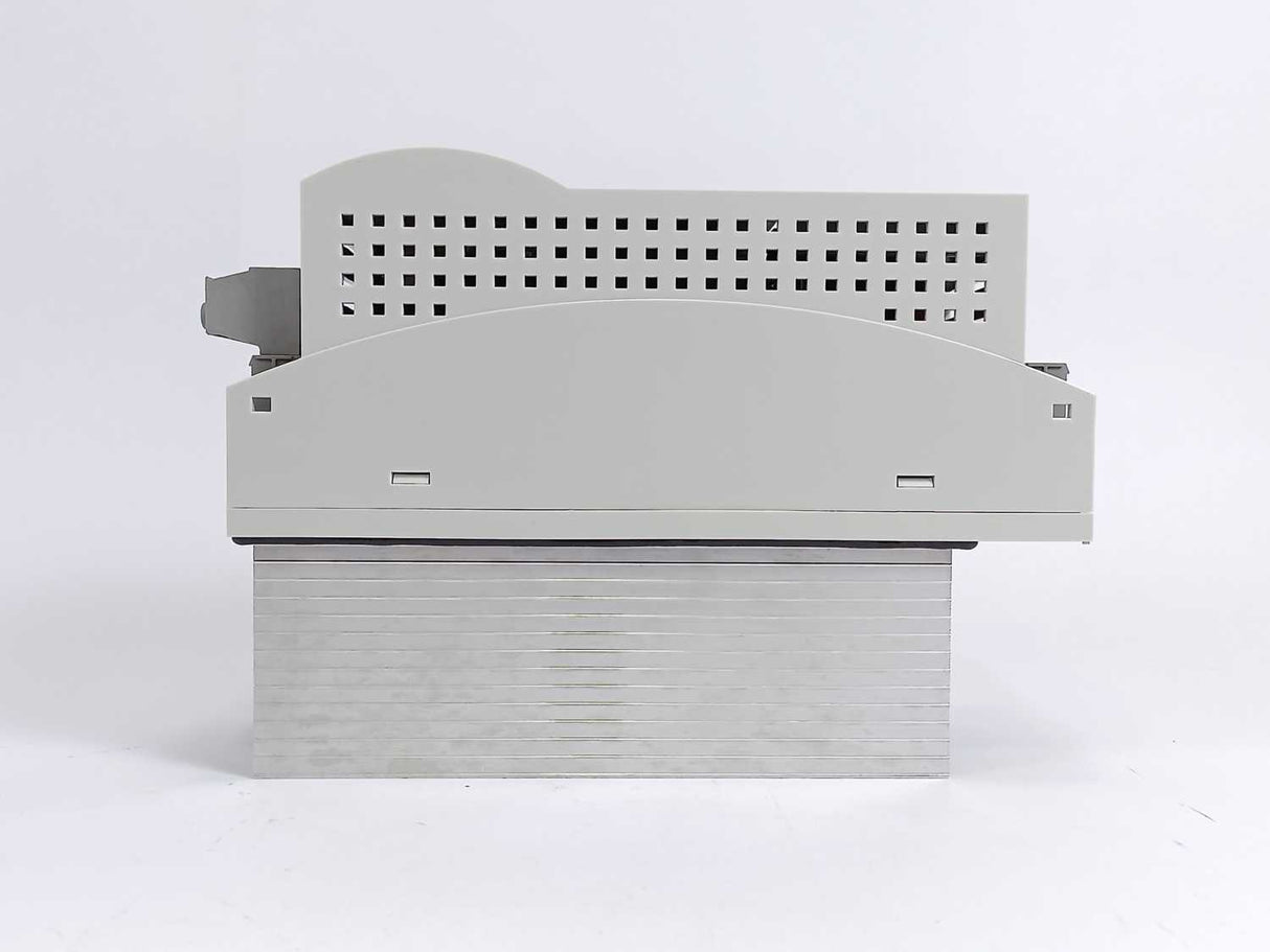 LENZE ECSEP004C4B 13054149 Servo Axis Module