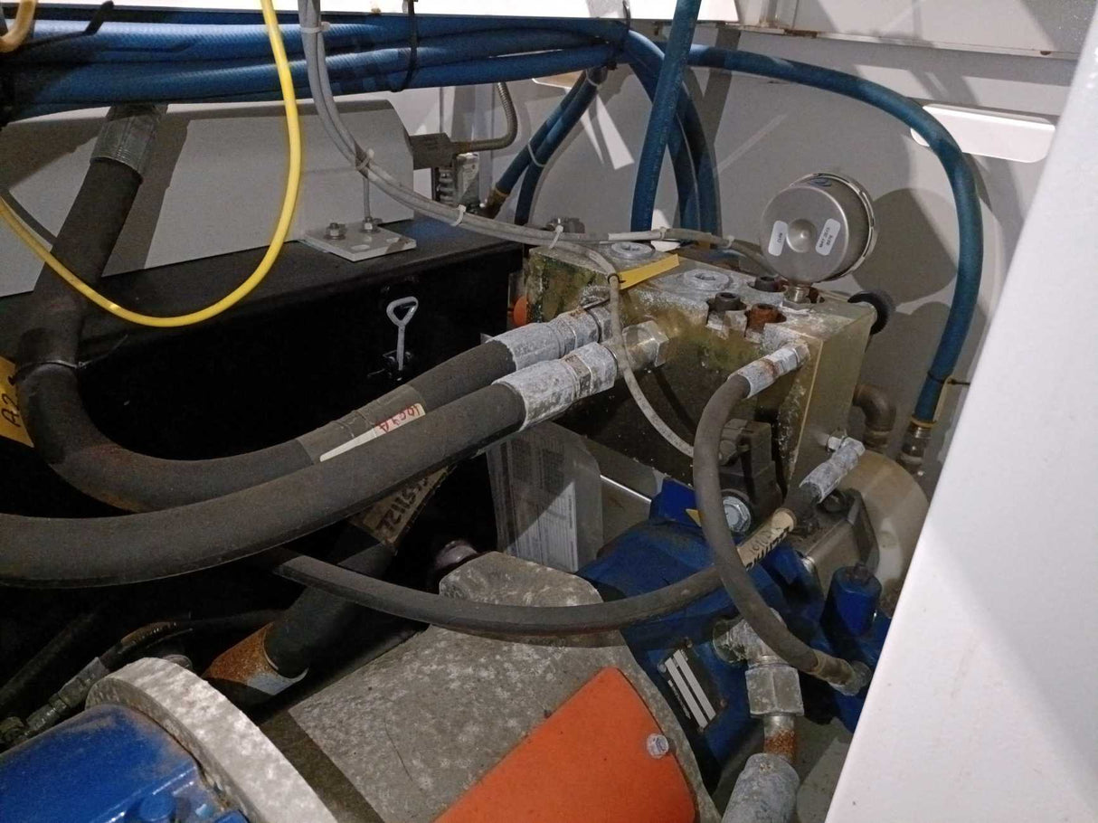 KMT Waterjet NEOLine 40 i V3 NEOLine 40i OEM High-Pressure Pump Year 2015