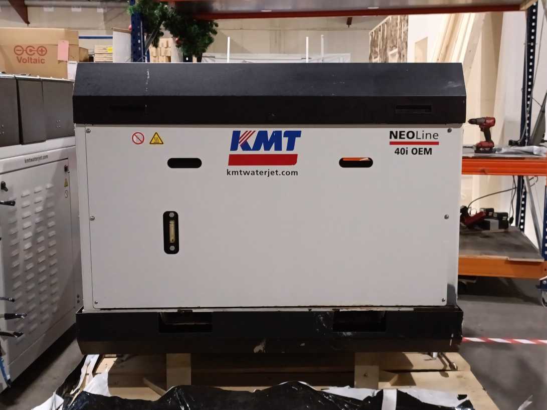 KMT Waterjet NEOLine 40 i V3 NEOLine 40i OEM High-Pressure Pump Year 2015