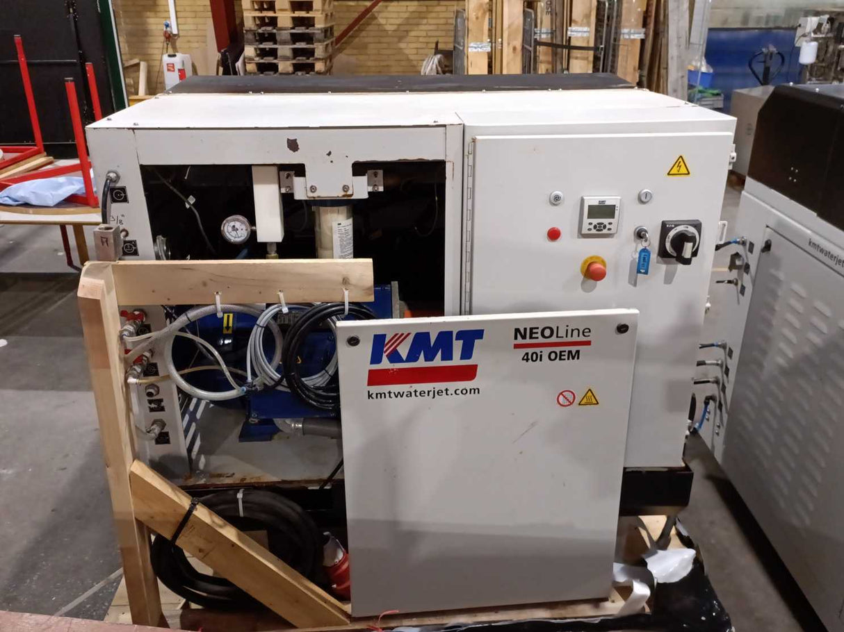 KMT Waterjet NEOLine 40 i V3 NEOLine 40i OEM High-Pressure Pump Year 2015