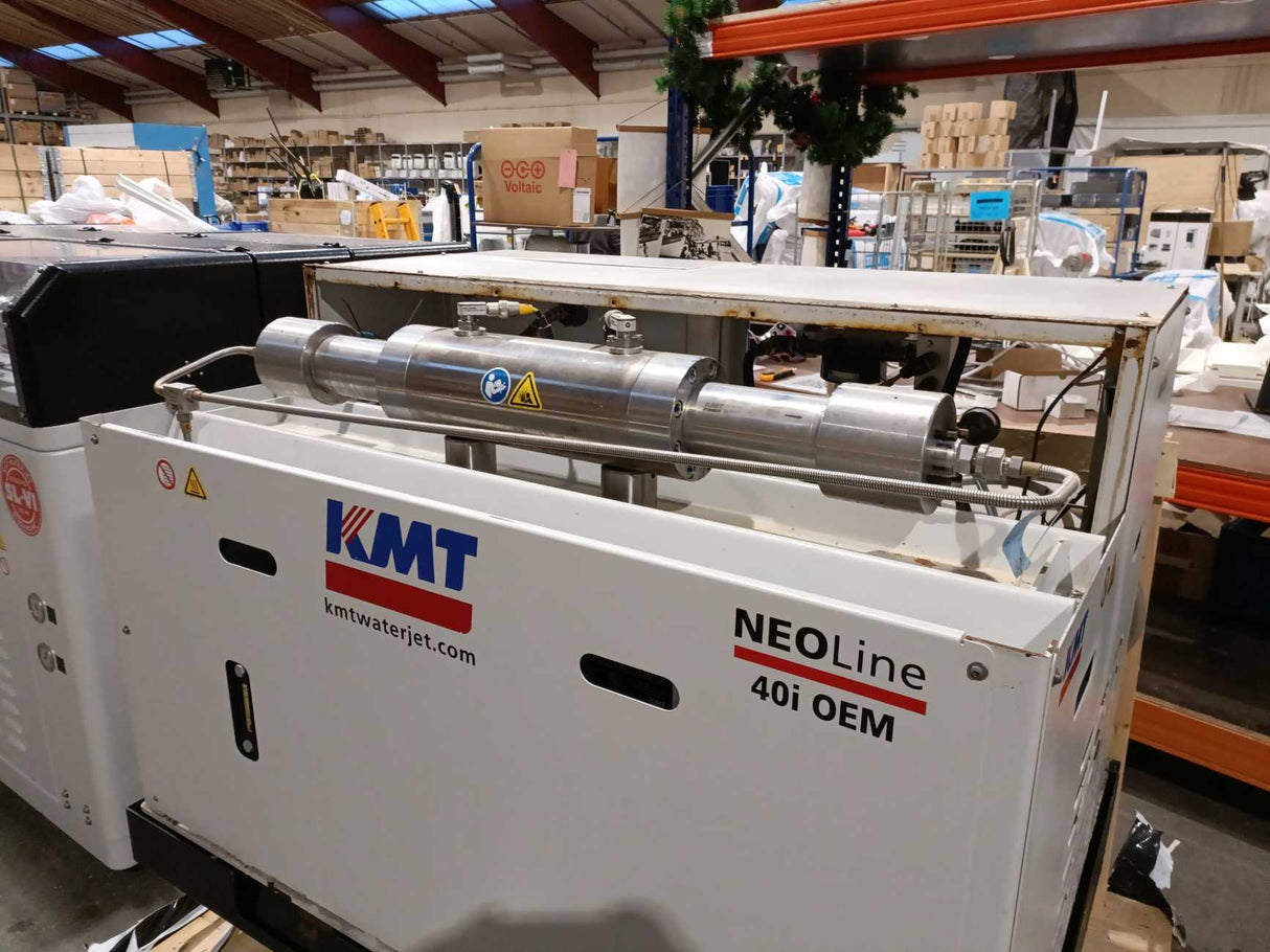 KMT Waterjet NEOLine 40 i V3 NEOLine 40i OEM High-Pressure Pump Year 2015