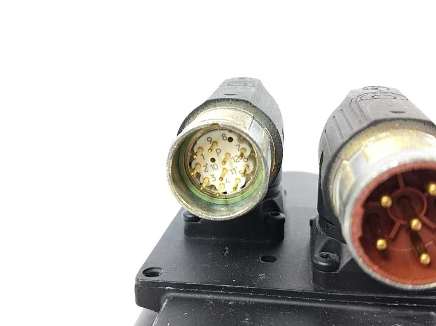 LENZE MCS 09D41-SRSP1-A14N-ST5S00N-R0SU 15348035 Servo Motor 320V 2.3A