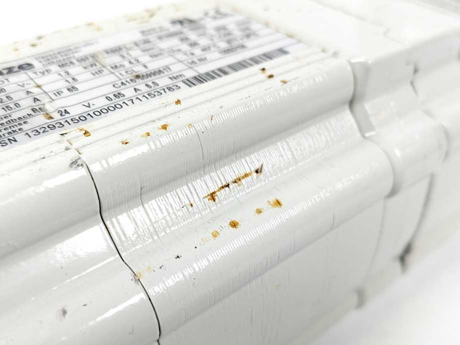 LENZE MCS 09F38-RS0P1-B14N-ST6S00N-R0XY 13293150 Servo Motor 330V 2.5A