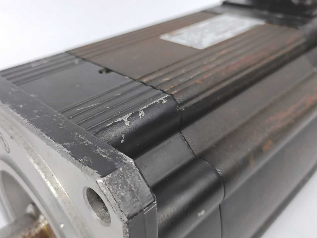 LENZE MCS 14L15-RS0b0-B24N-ST5S00N-R0SU 15003660 Servo Motor 315V 9.7A