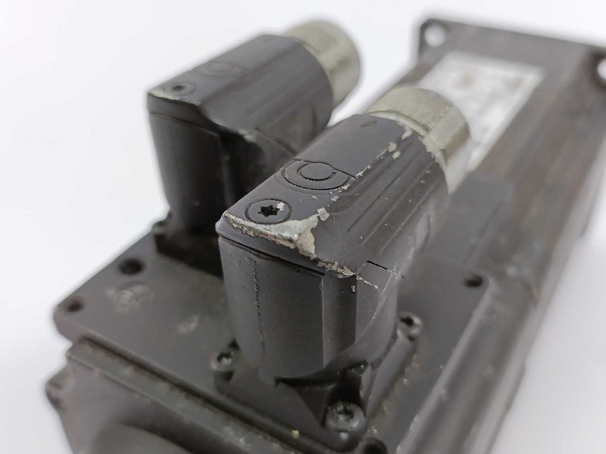 LENZE MCS09F38-RS0P1-A14N-ST5S00N-R0SU 15024416 Servo Motor