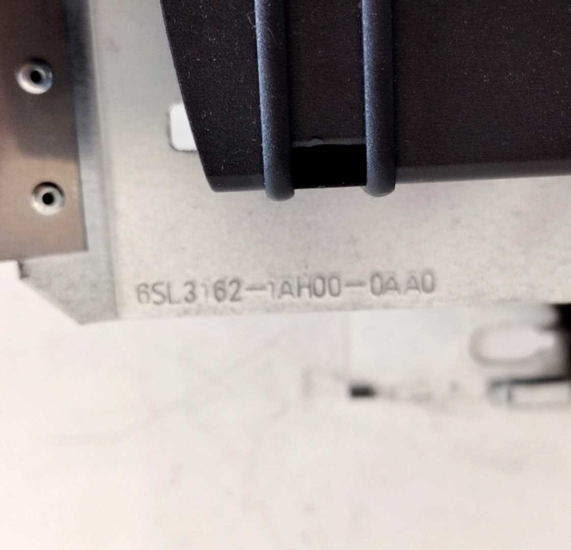 Siemens 6SL3120-1TE32-0AA4 SINAMICS S120 SINGLE MOTOR MODULE INPUT