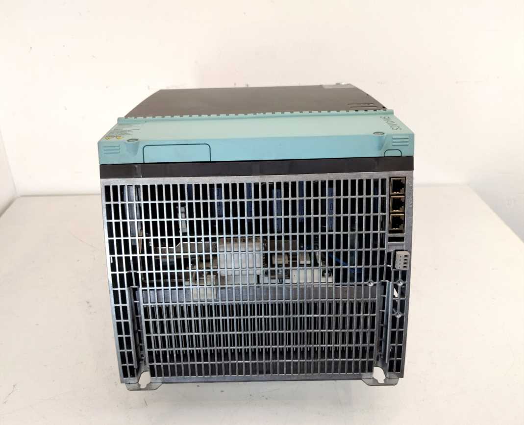 Siemens 6SL3120-1TE32-0AA4 SINAMICS S120 SINGLE MOTOR MODULE INPUT