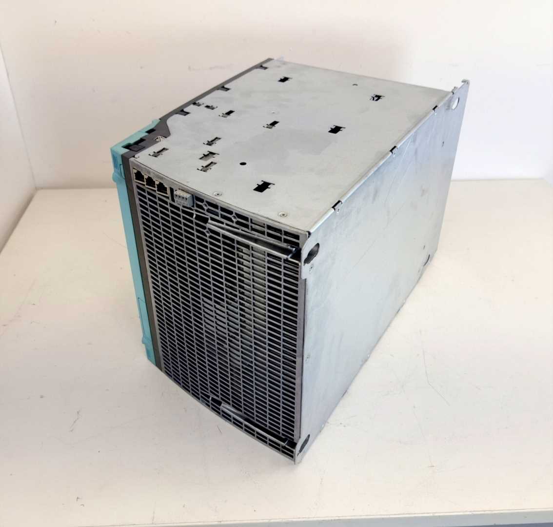 Siemens 6SL3120-1TE32-0AA4 SINAMICS S120 SINGLE MOTOR MODULE INPUT