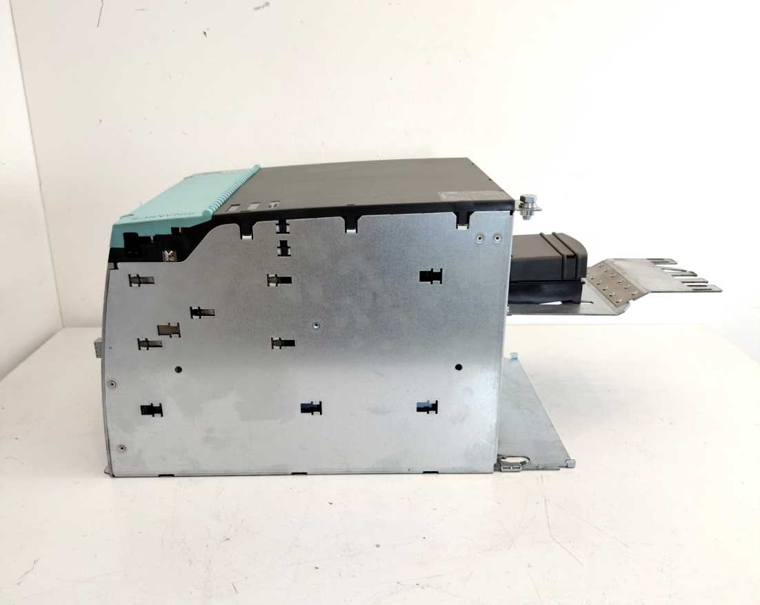 Siemens 6SL3120-1TE32-0AA4 SINAMICS S120 SINGLE MOTOR MODULE INPUT