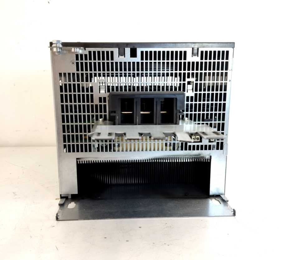 Siemens 6SL3120-1TE32-0AA4 SINAMICS S120 SINGLE MOTOR MODULE INPUT