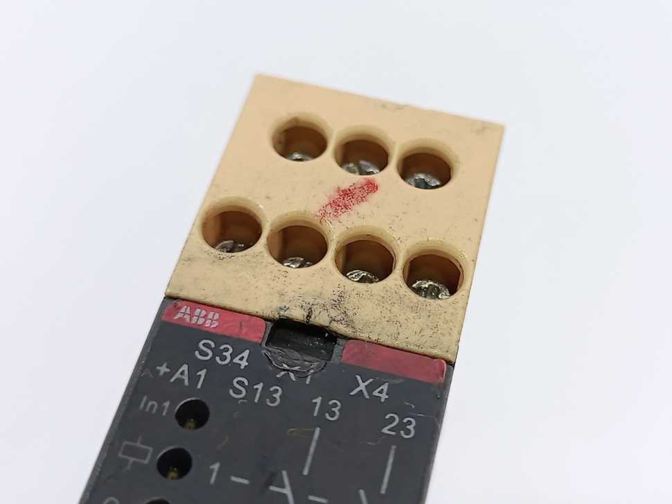 ABB 2TLA010029R0000 RT9 Safety relay 24VDC