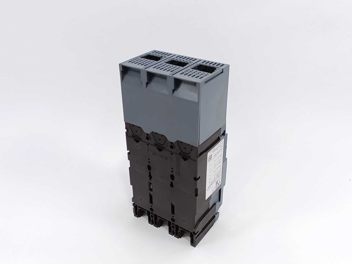 Siemens 3VA1225-5EF32-0AA0 Molded case circuit breaker w/ Connector extensions
