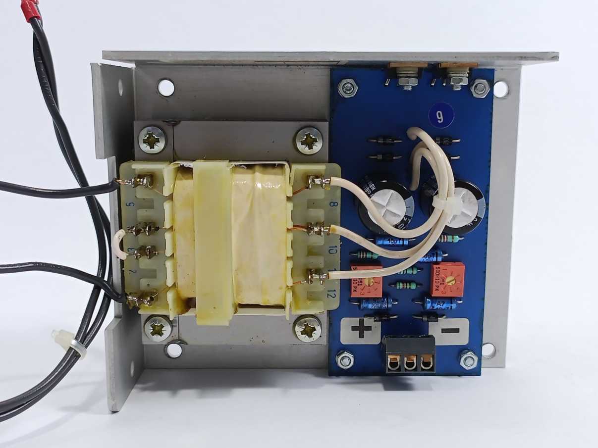BENTRON POWER D-12/1 Power Supply 110/120 - 220/240VAC