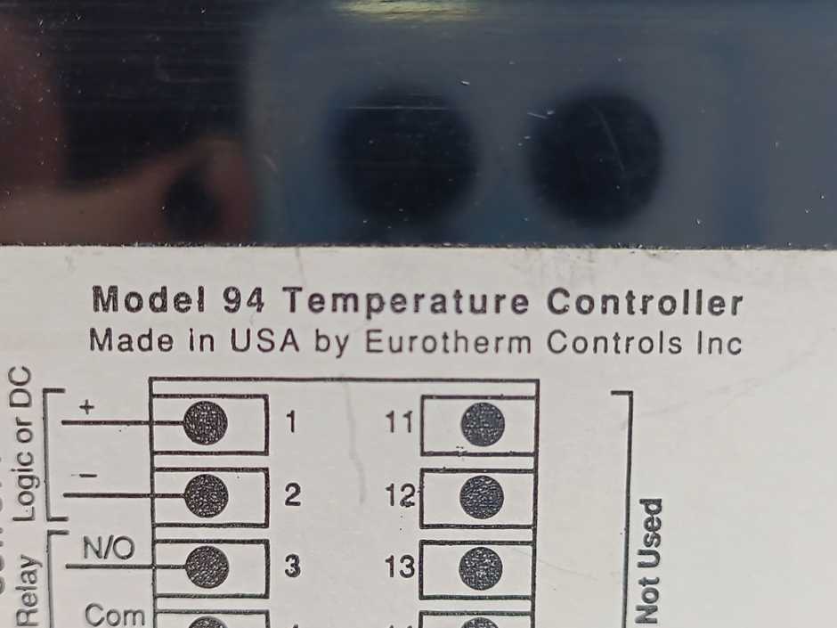 Eurotherm 94 Temperature Controller 100-240V AC 2A