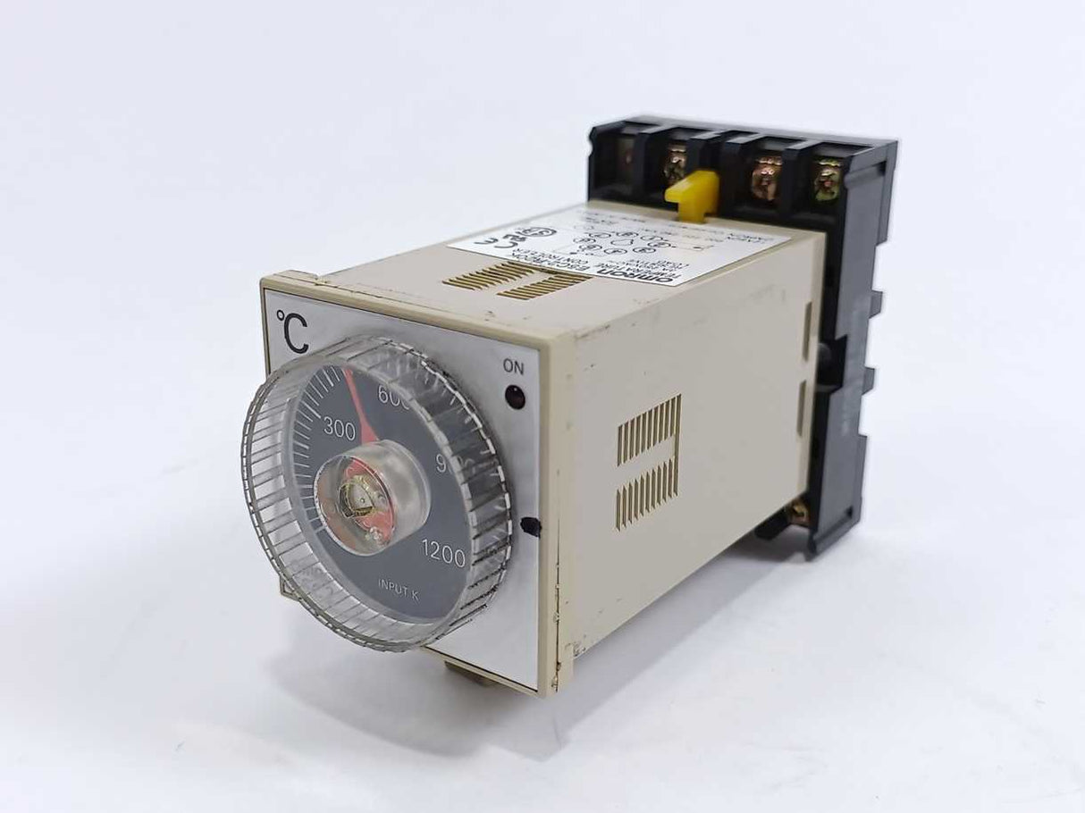 OMRON E5C2-R20K Temperature Controller 3A 250VAC~