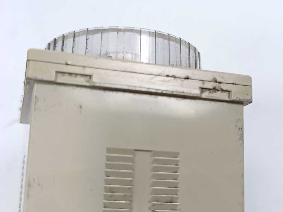 OMRON E5C2-R20K Temperature Controller 3A 250VAC~