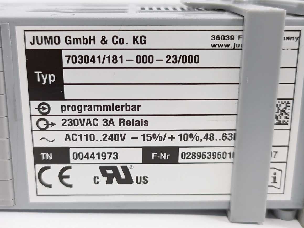 Jumo 703041/181-000-23/000 Temperature Controller 230VAC 3A