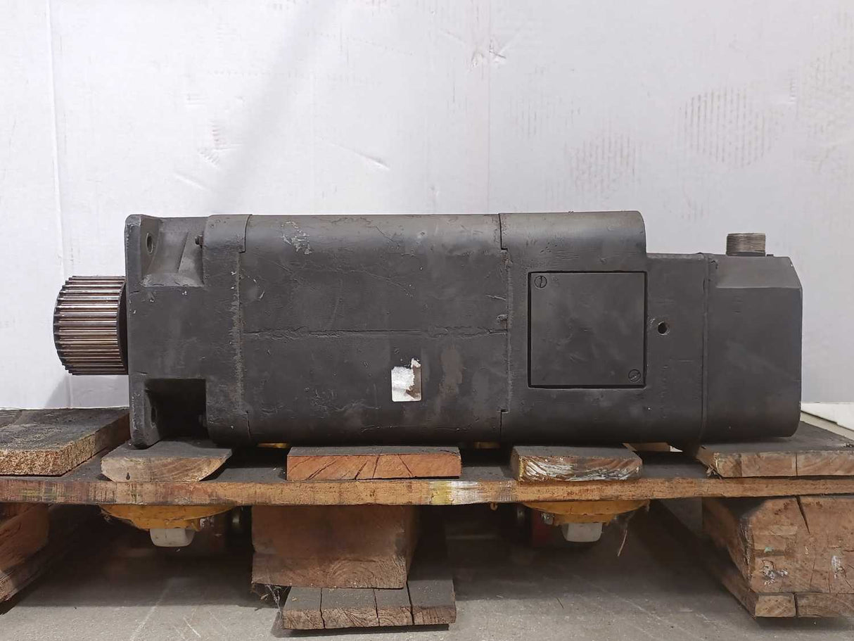 General Numeric / Siemens 1HU3104-0AH01-Z Water Cooled DC Servomotor