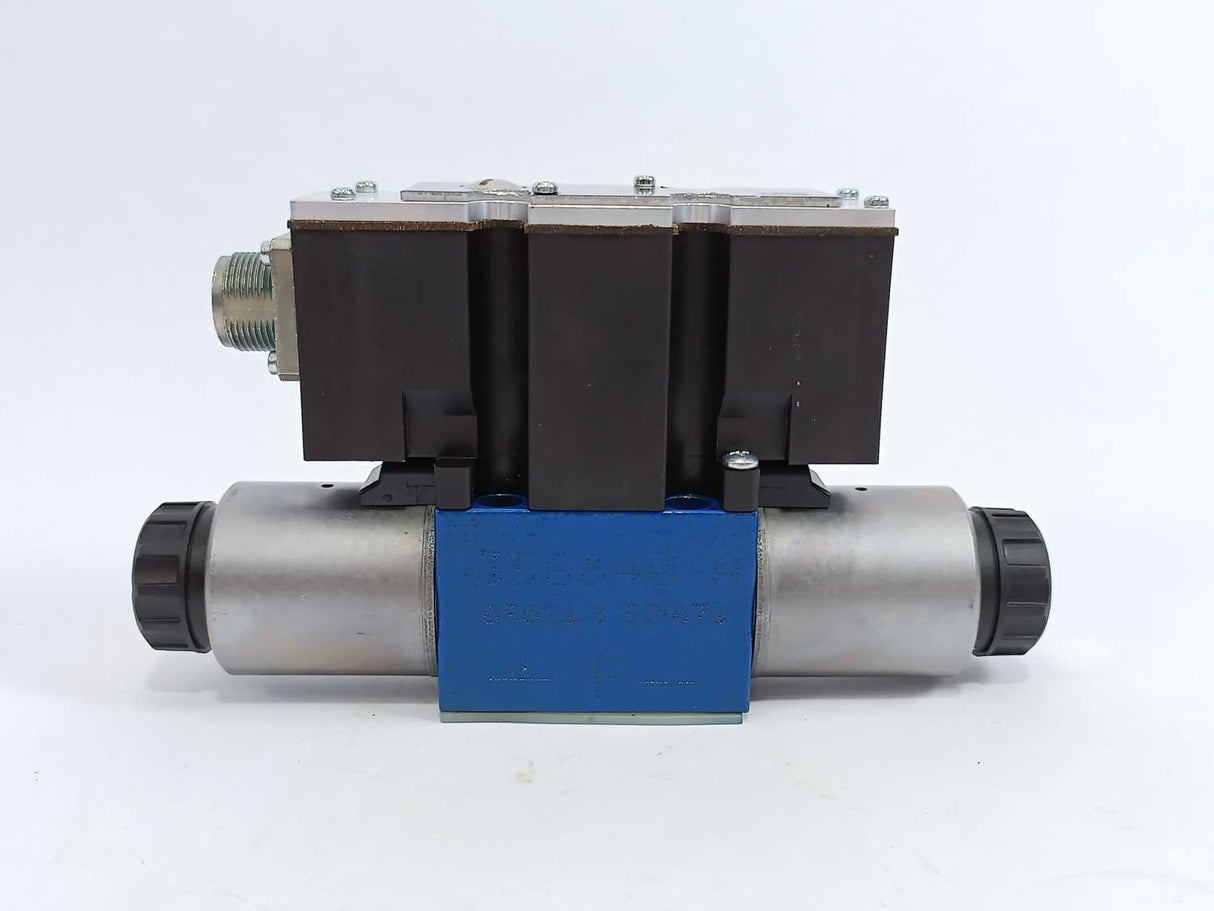 Rexroth R900558355 4WRAE6E30-23/G24N9K31/A1V Proportional Directional Valve