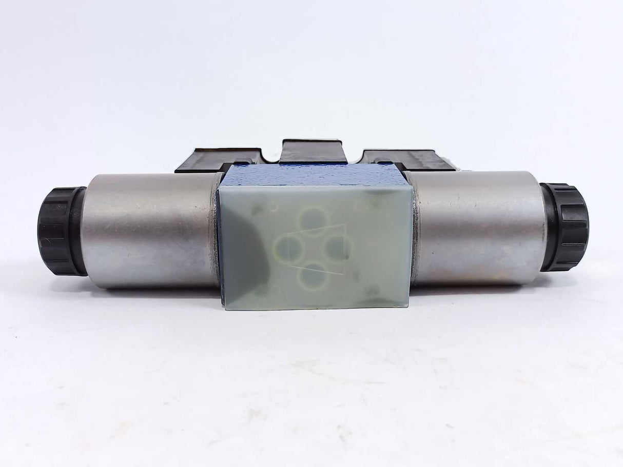 Rexroth R900558355 4WRAE6E30-23/G24N9K31/A1V Proportional Directional Valve